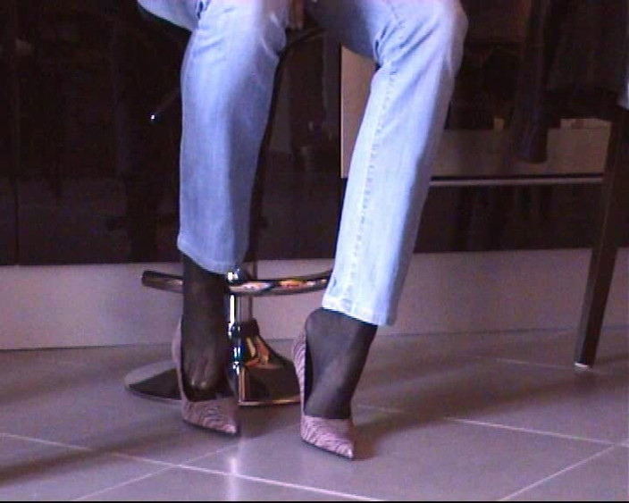 Nyllady: Jeu de chaussures en collants noirs et escarpins roses