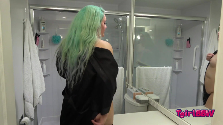 Tgirl BBW: Транс-товстушка Наталі Преслі стає неслухняною!