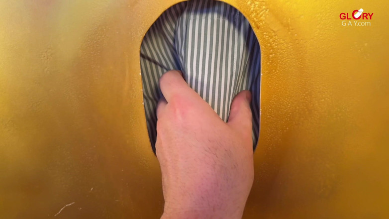 GLORYHOLEGAYS: Nadržený italo penis u gloryhole – stvořený k orgasmu pomocí jazykové...