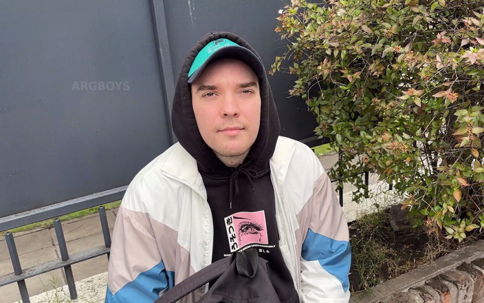 Arg Boys: Pembe canavar yarağım ortaya gelene kadar heteroseksüel olduğunu söyledi
