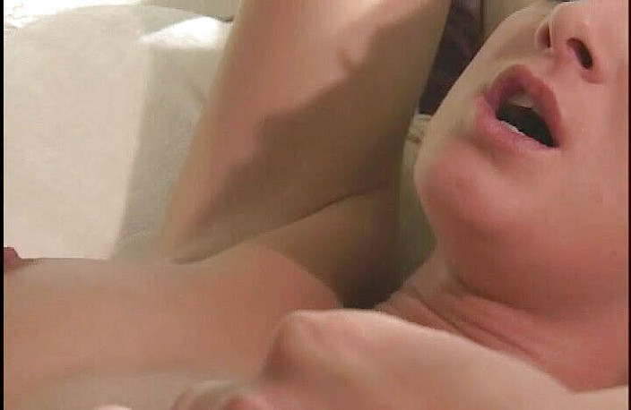 Cryptostudios: Milf seksi dikongkek dengan kawan lamanya