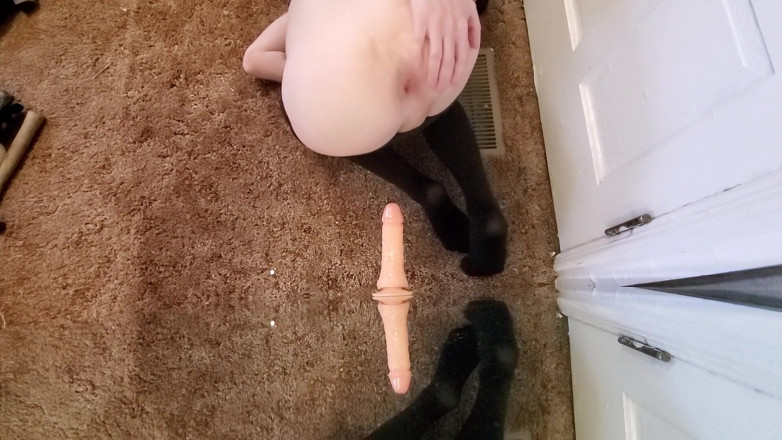 Ivyrose499: Ivy Rose ternganga punggung comelnya dan memancut mani sudut pandangan...