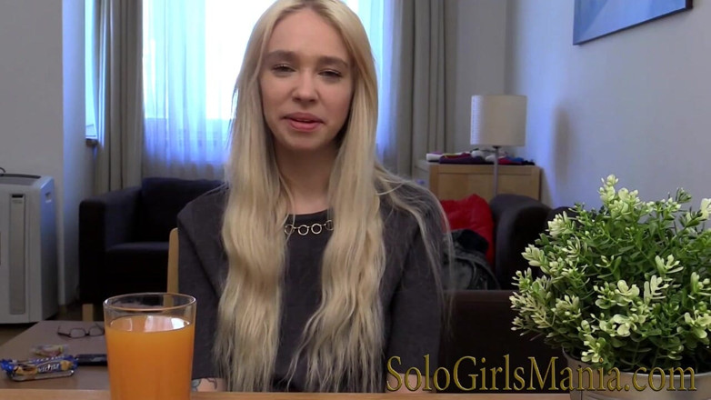 Solo girls mania: Young Girl Arteya Interview