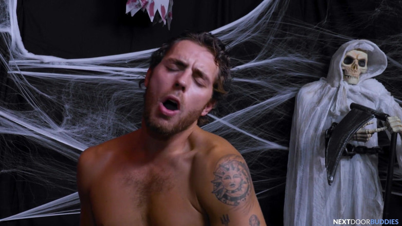 Next Door Studios: Happy Halloween you dirty little fucker DP för Isaac Parker -...