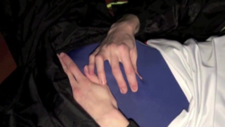 Sneaker gay: Slut humilates by 2 top sneakers boys