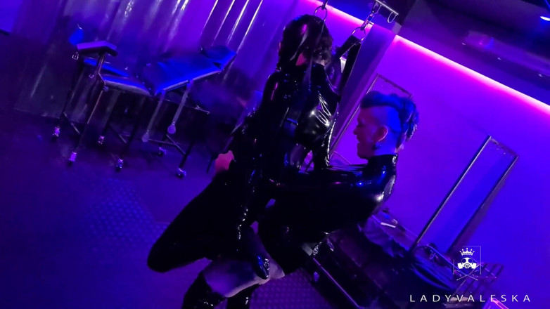 Lady Valeska: Трахаю подвешенных рабов