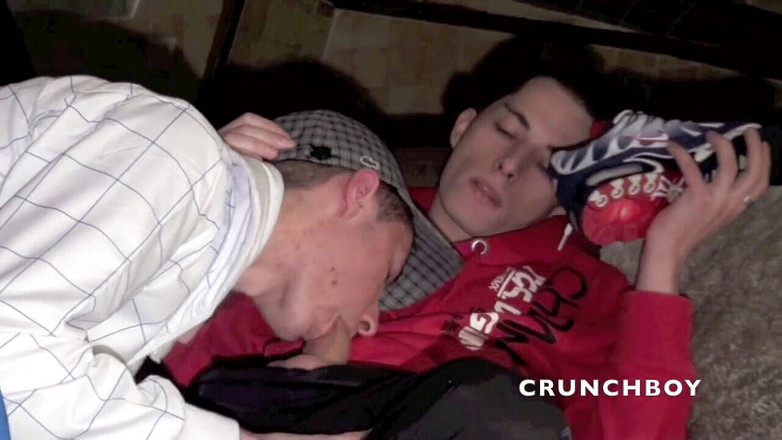 Sneaker gay: Teniska se poddá doma s ošukaným klukem