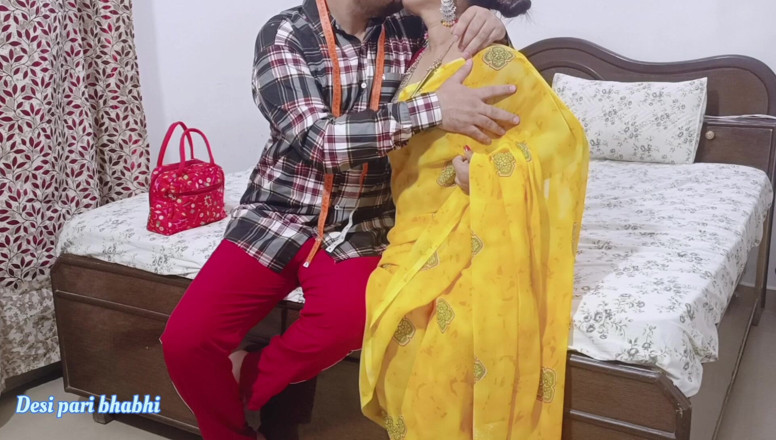 Desi Pari Bhabhi: Croitor fute femei indiene fierbinți la magazinul său. Videoclip audio...