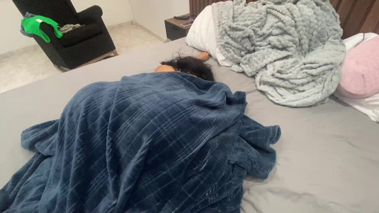 SENSESEX: Vin de două ori la rând pe pizda excitată a...