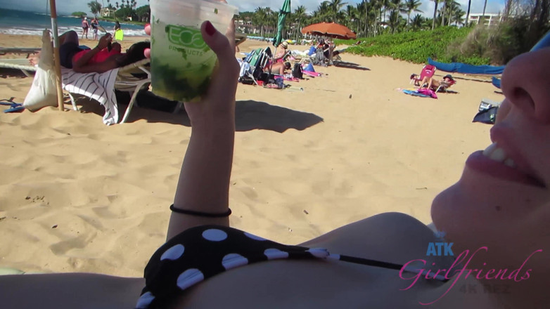 ATK Fans (Girlfriends): Vacanță virtuală 6/7 Hawaii Ember Stone