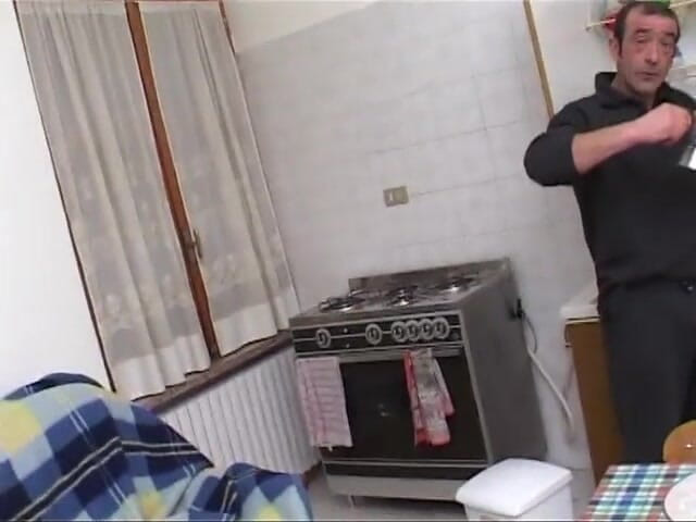 Milf in Love: Mein stiefvater ist ein echtes altes schwein