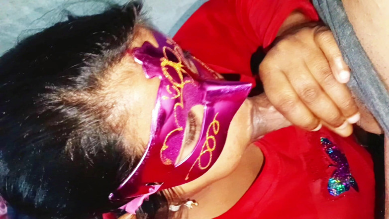 Sexy_girl_nehu: Dünyanın en iyi sakso azgın neha yengem bana kamera veriyor...