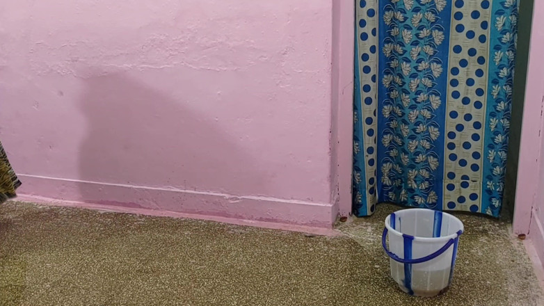 Mathvan: Evi Temizlerken Teyzeme Sarıldım.