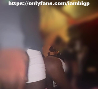 Big P Hef: Bussin cette petite minnie à bas bien. Elle n'est pas allé,...