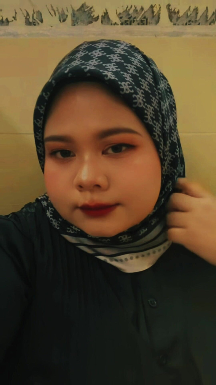 Cris Santana: Ajsxx99 - My Beautiful Malaysian Girl in a Hijab Is Waiting...