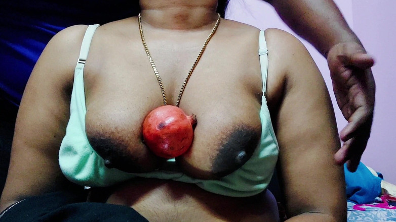 Desi Mohini: Une bhabhi desi indienne sexy aux seins gorgés de lait...