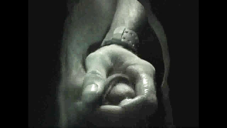 GAY VINTAGE PORN: Mastruabtion anônima na sex shop