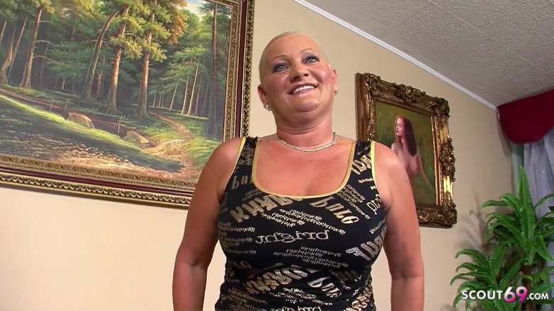 Full porn collection: Blonde dicke reife von einem großen schwanz in den arsch...