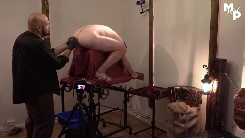 Schwester Sandra: Mistress Sandra and Marcus Pollack fisting their bi-slave