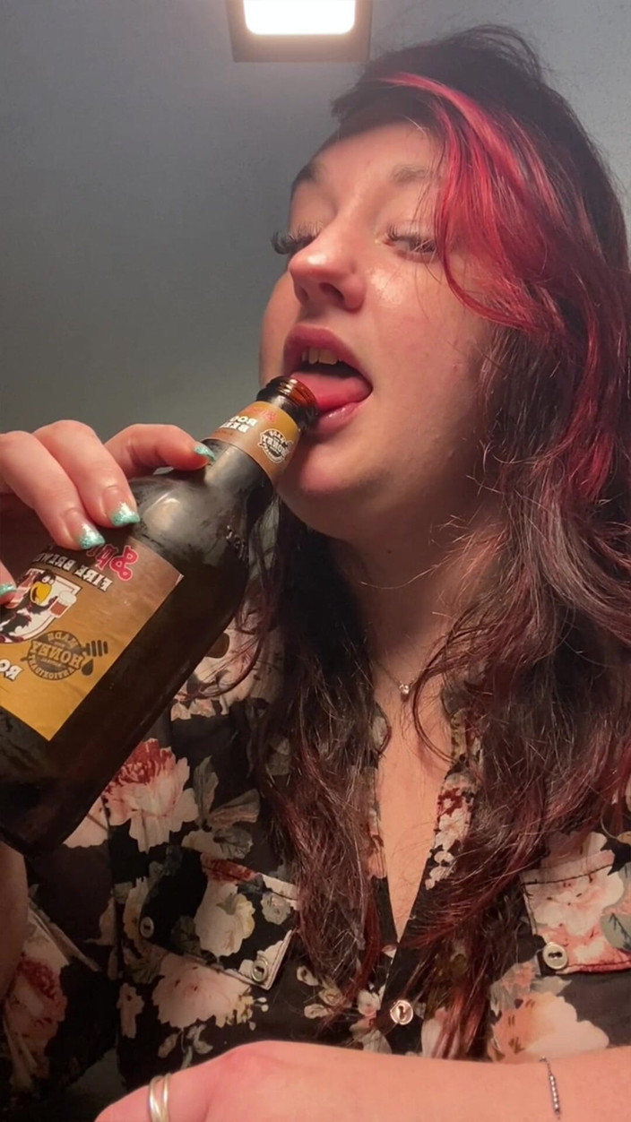 BellaBlast: 诱人的胖美女rootbeer Chug &amp;burps 由bella blast制作的