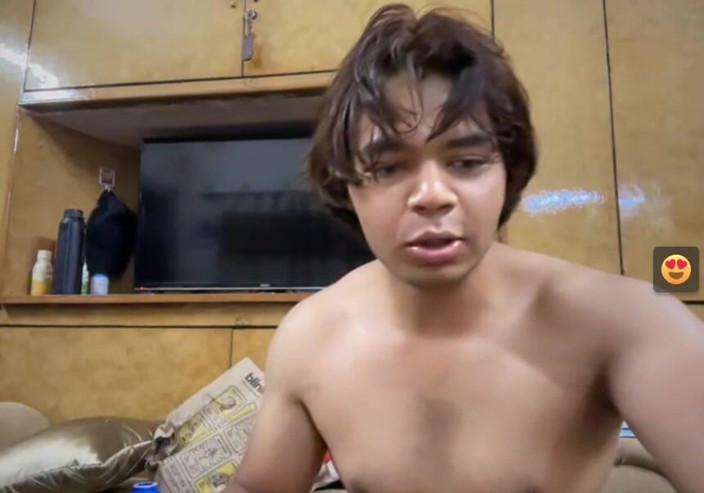 Luxe Ryn: Il Primo Spettacolo Di Cam Live Di Un Ragazzo Indiano...
