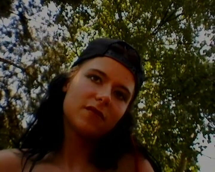 BB Video - Old School: Німецька аматорська тінка соло, жінка, на відкритому повітрі, великі натуральні цицьки No3
