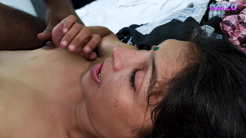 Daizo Premium: Desi bhabi avec son devar attrape la main rouge