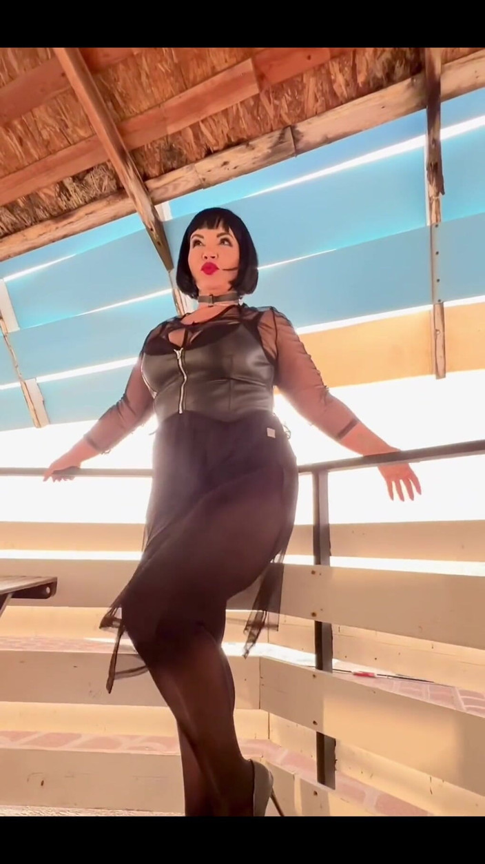 KarmenMilf: Plajdan günaydın