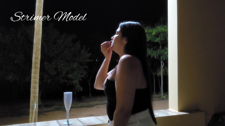 Strimermodel: Beber y estornudar