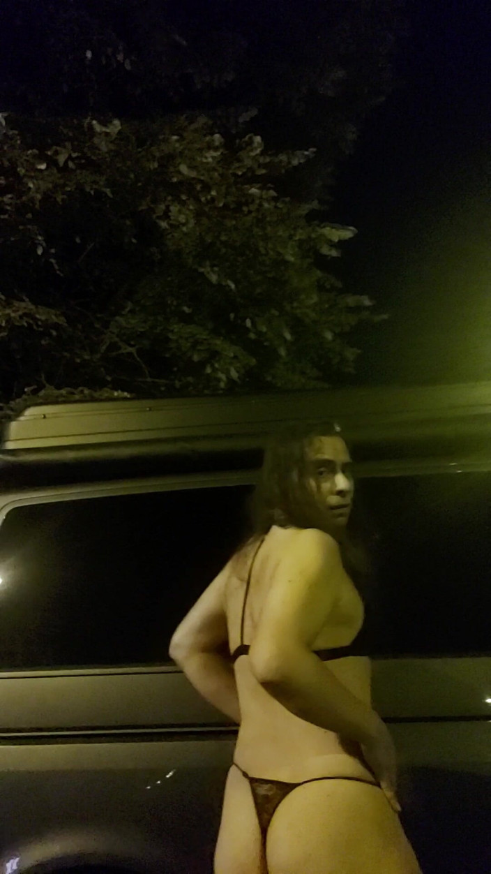 AnalStreetWhore: Açık havada gece zamanı
