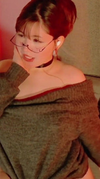Hi, I'm Ukii, Your Favorite Waifu