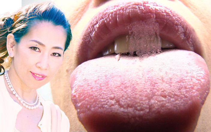 Japan Fetish Fusion: Orta yaşlı seksi kadın Reika Ono ile sanal bir öpücük içinde şımartın