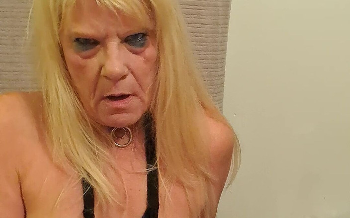 Milf-T: Pov - la casalinga sexy ha orgasmi multipli mentre succhia il...