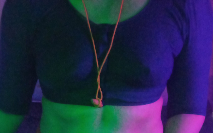Goddess Silk Smita: Une manager excitée et son personnel de stagiaires innocent