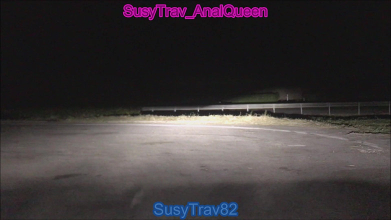 SusyTrav_AnalQueen: Mon premier strip-tease sur la voie publique
