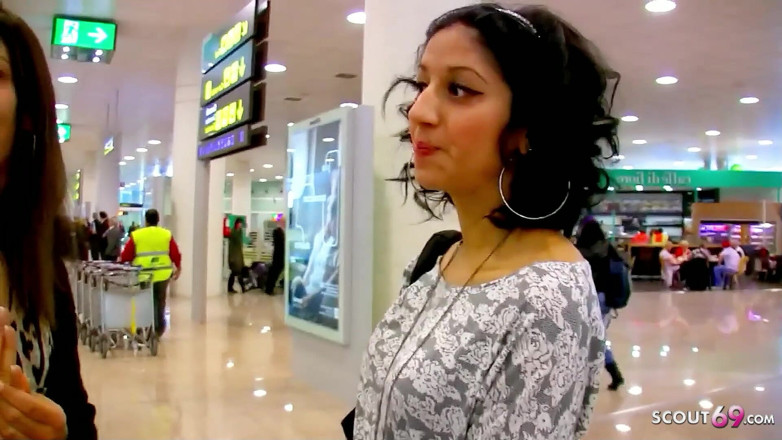 Full porn collection: L'uomo prende la teen jessica e la sua ragazza dall'aeroporto...