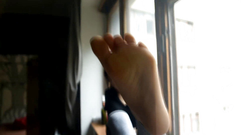 Czech Soles - foot fetish content: Lynns sexy zolen drukken tegen glas