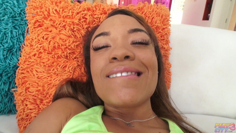 Perv City: Ebony teen Jamie Marleigh masturbation