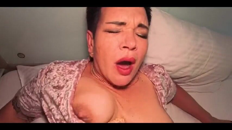 KarmenMilf: Sexe Torride Alternativement Dans L’anus, Dans La Chatte Et Encore...
