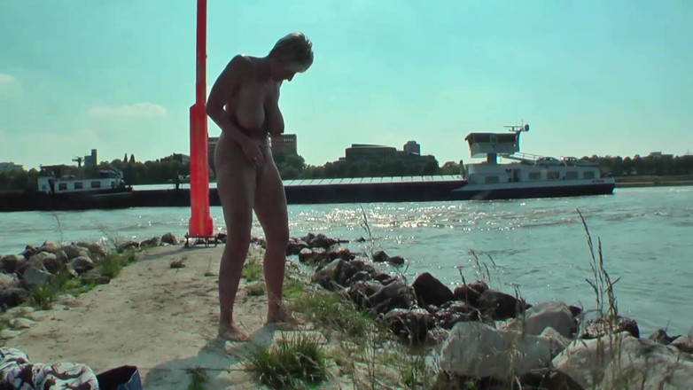 German amateur - 100% German hardcore videos: Baise en plein air près du port