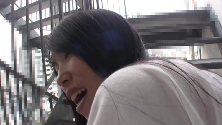 Japan Lust: Owłosiona cipka chudej japońskiej milf chce być wypełniona spermą