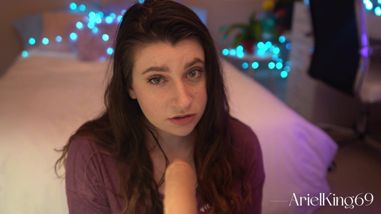 Ariel King: Papa m'a dit que je n'avais pas à faire mes devoirs...