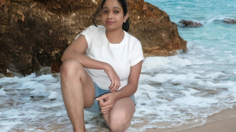 Yourdidipriya: bhaabhi ko uske pati ke karj ke lie bos ne...