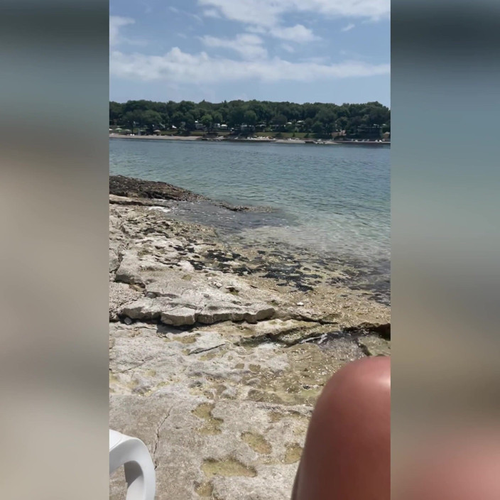 Spuirtcouplexxxx: Heißes fittes mädchen squirtet am strand von Valalta, Punta Kriz,...