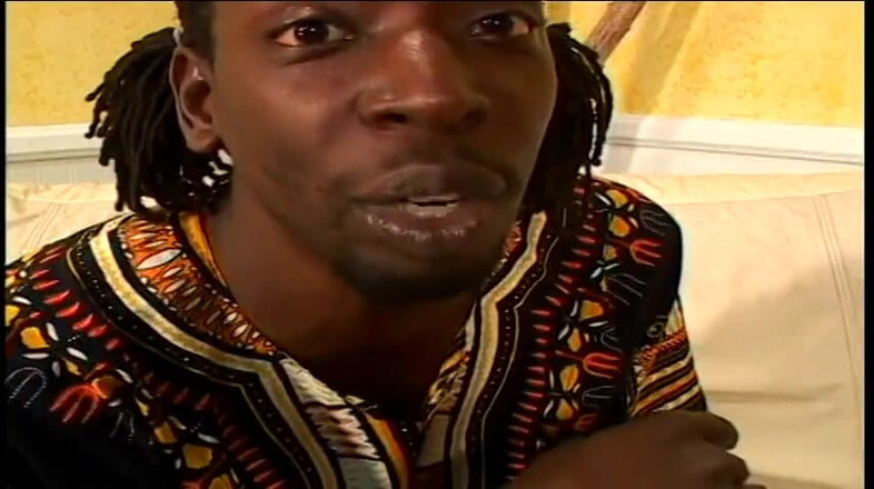 First Black Sexperience: Cewek rambut pirang dientot habis-habisan sama dua pria kulit hitam