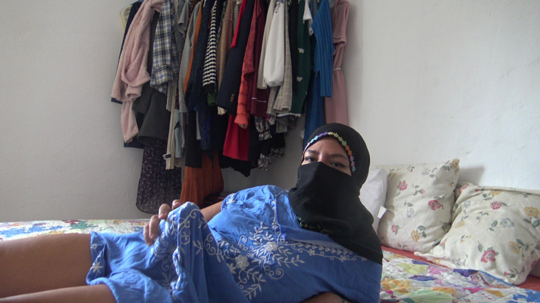 Souzan Halabi: Une MILF arabe égyptienne à grosse bite veut se faire sodomiser