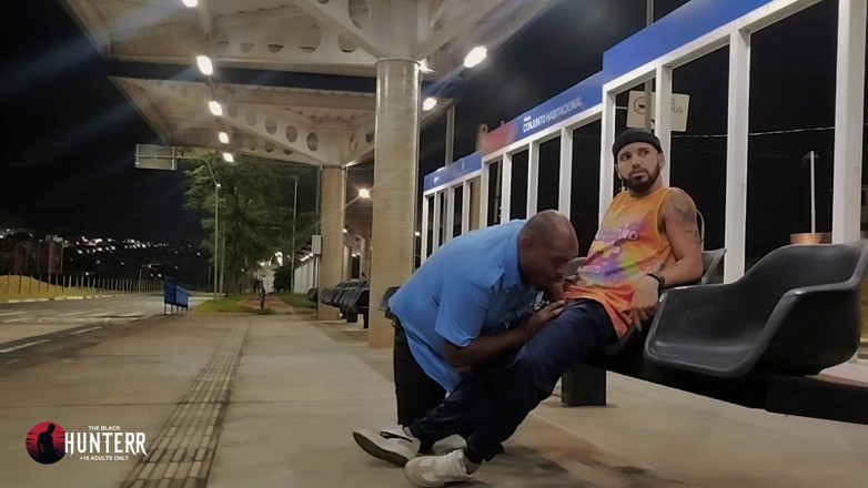 TheBlacKHunterr: Kierowca autobusu odbiera pasażera na przystanku Wideo 2