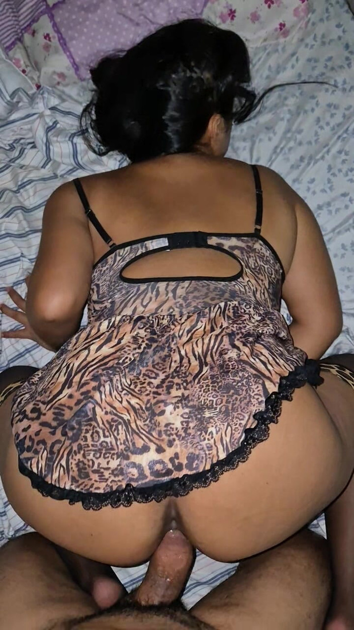 RealAmateuur: Po kostýmové párty mě cizinec viděl v mých sexy šatech a...