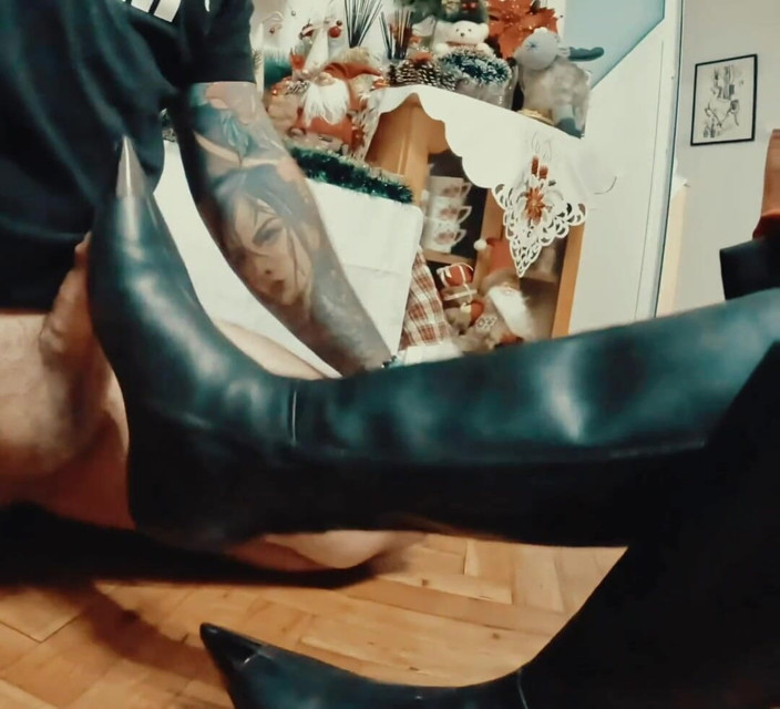 Mistressyammyboots: Botas de cuero para mi esclavo