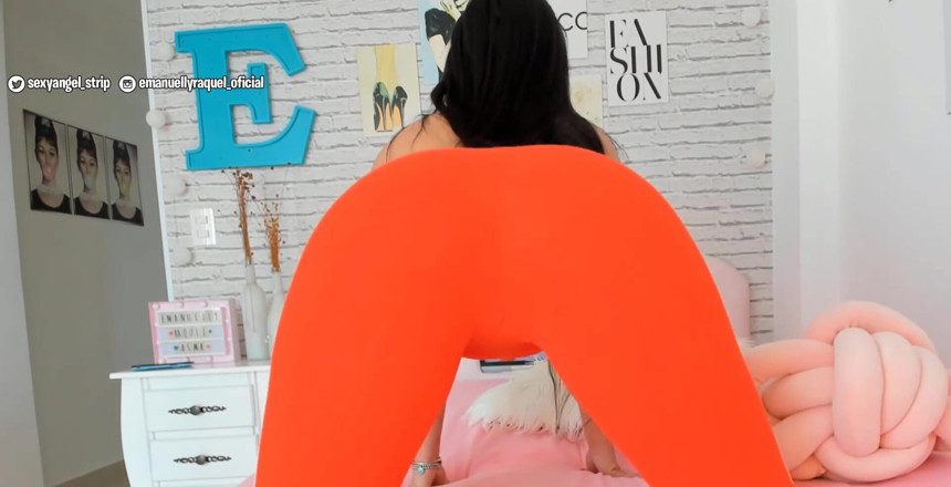 Emanuelly Raquel: Twerking dalam gaya doggy